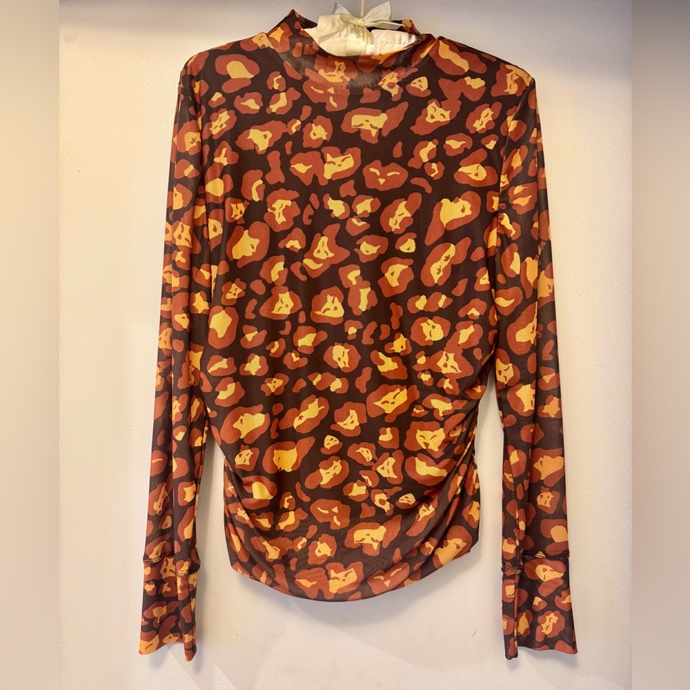 Farm Rio Women's Brown and Orange Animal Patterned Top